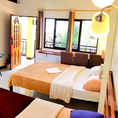 Mb Hostel Moalboal Exterior photo