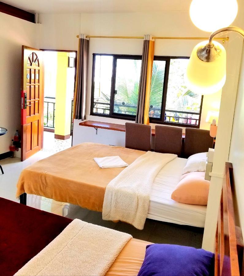 Mb Hostel Moalboal Exterior photo