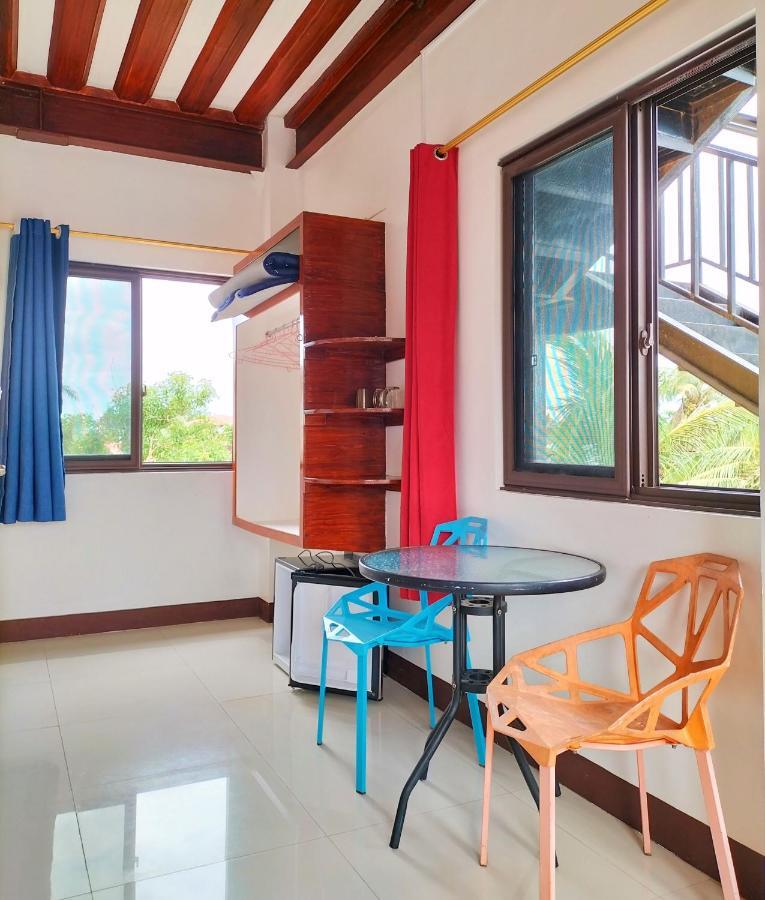 Mb Hostel Moalboal Exterior photo